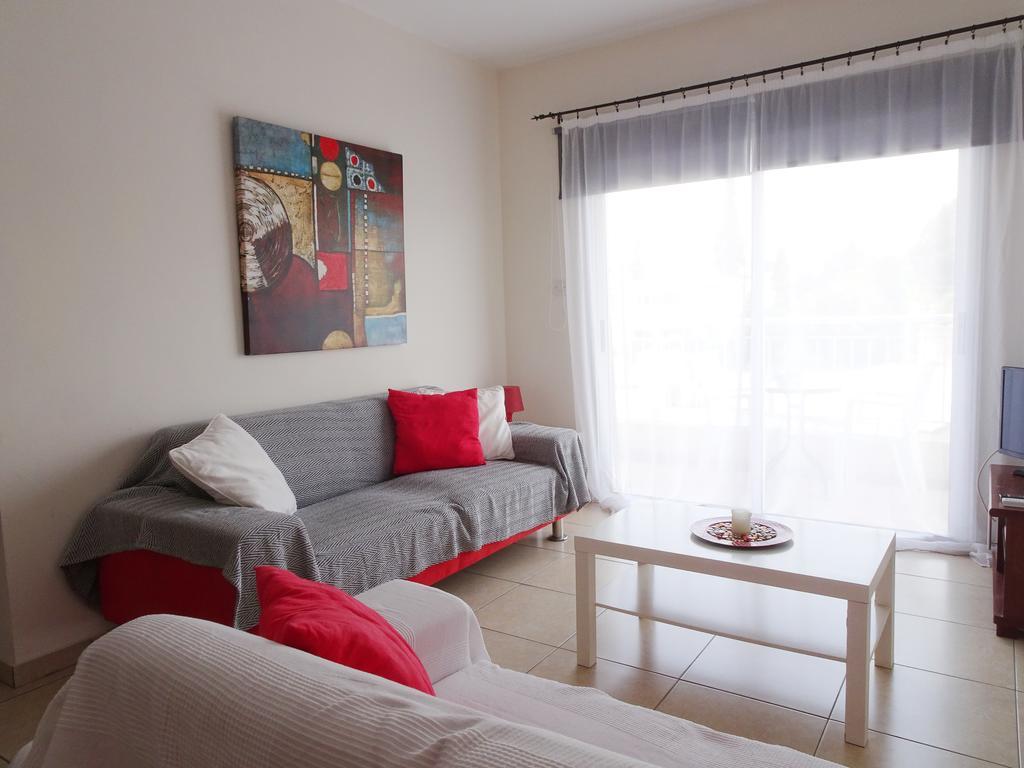 Melpo Court Apartment Geroskipou Exterior photo