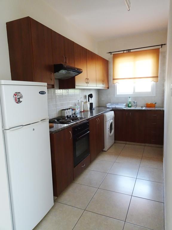 Melpo Court Apartment Geroskipou Exterior photo